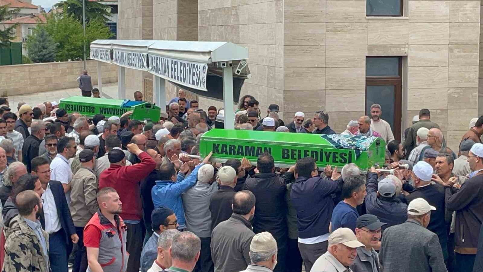 Mersin’deki kazada ölen anne ve kızı Karaman’da son yolculuğuna uğurlandı