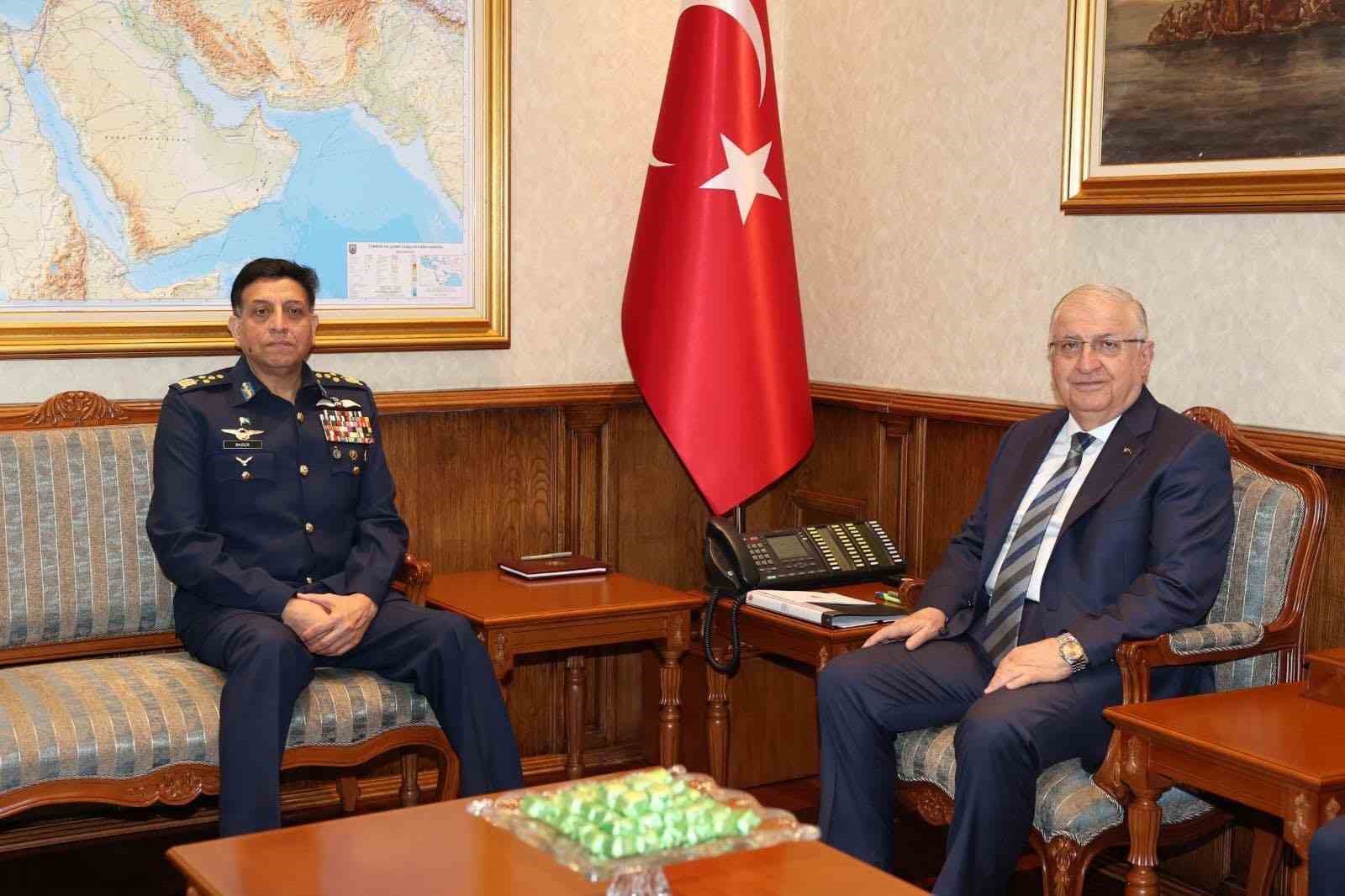 Bakan G&uuml;ler, Pakistan Hava Kuvvetleri Komutanı Orgeneral Sidhu&rsquo;yu kabul etti
