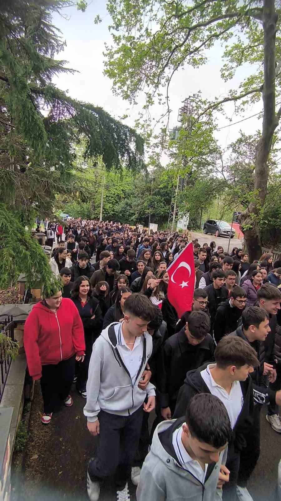 Fener Anadolu Lisesi’nden 19 Mayıs yürüyüşü
