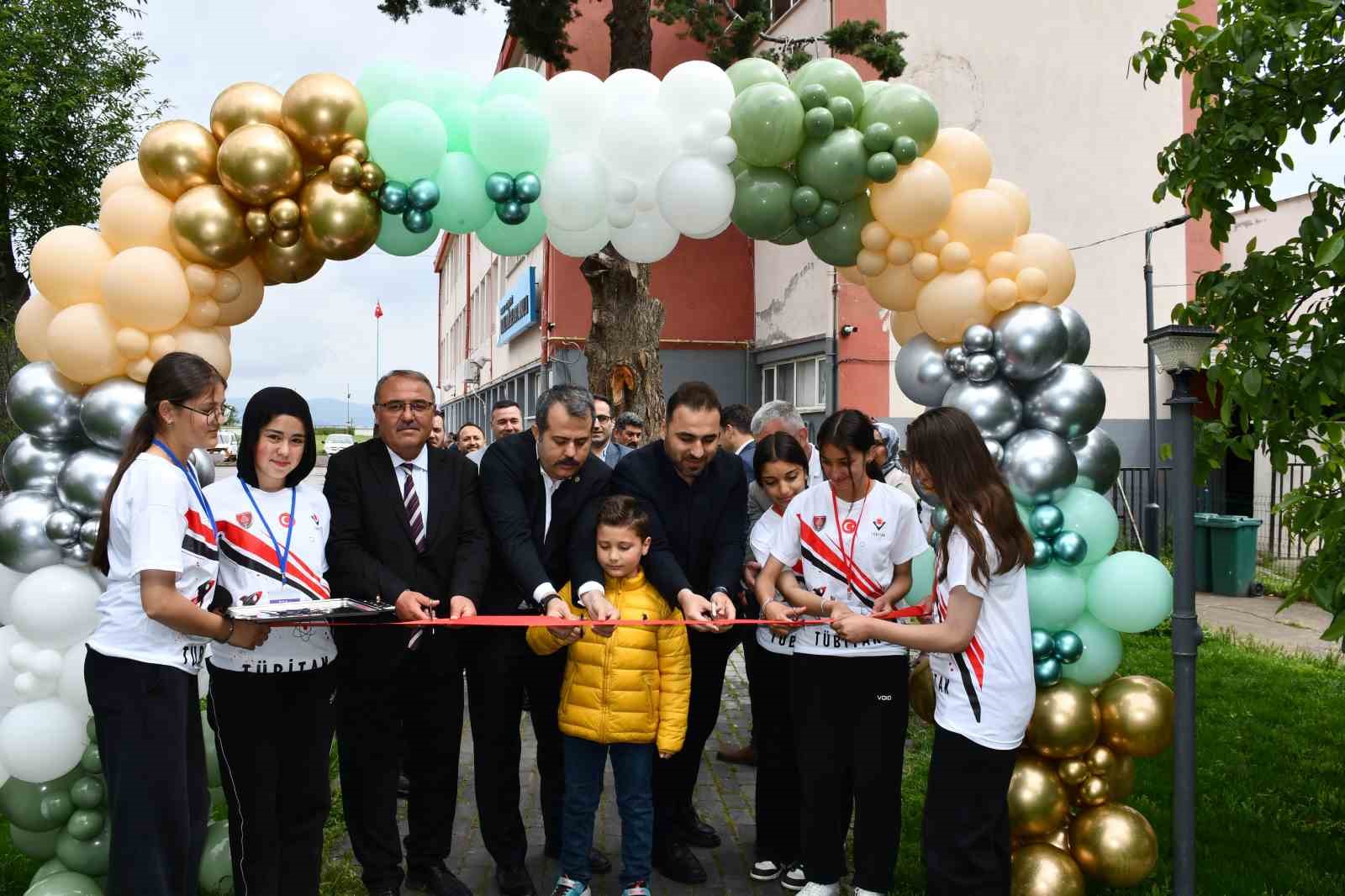 YBO’da bilim heyecanı: 16 proje görücüye çıktı