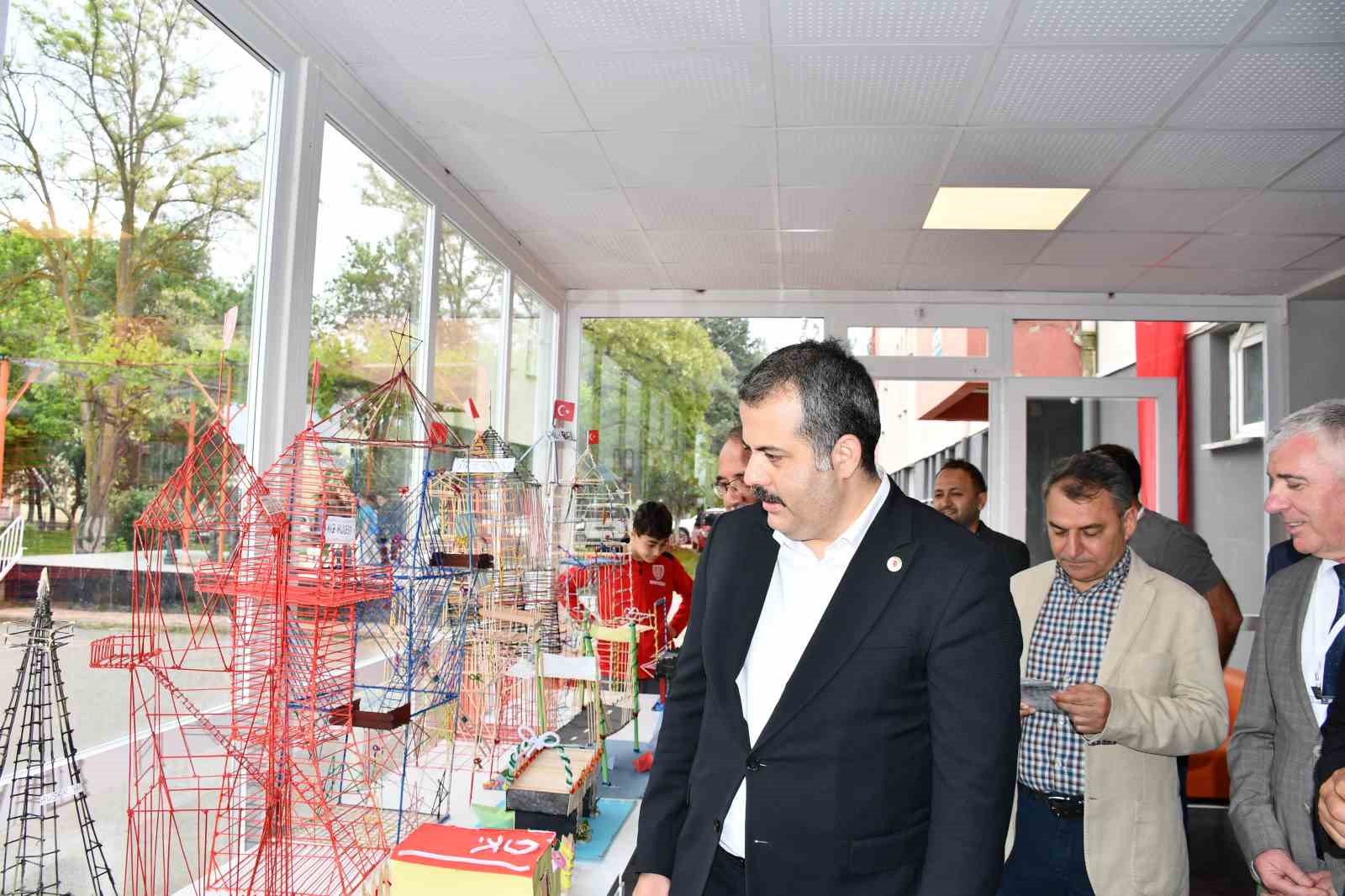 YBO’da bilim heyecanı: 16 proje görücüye çıktı