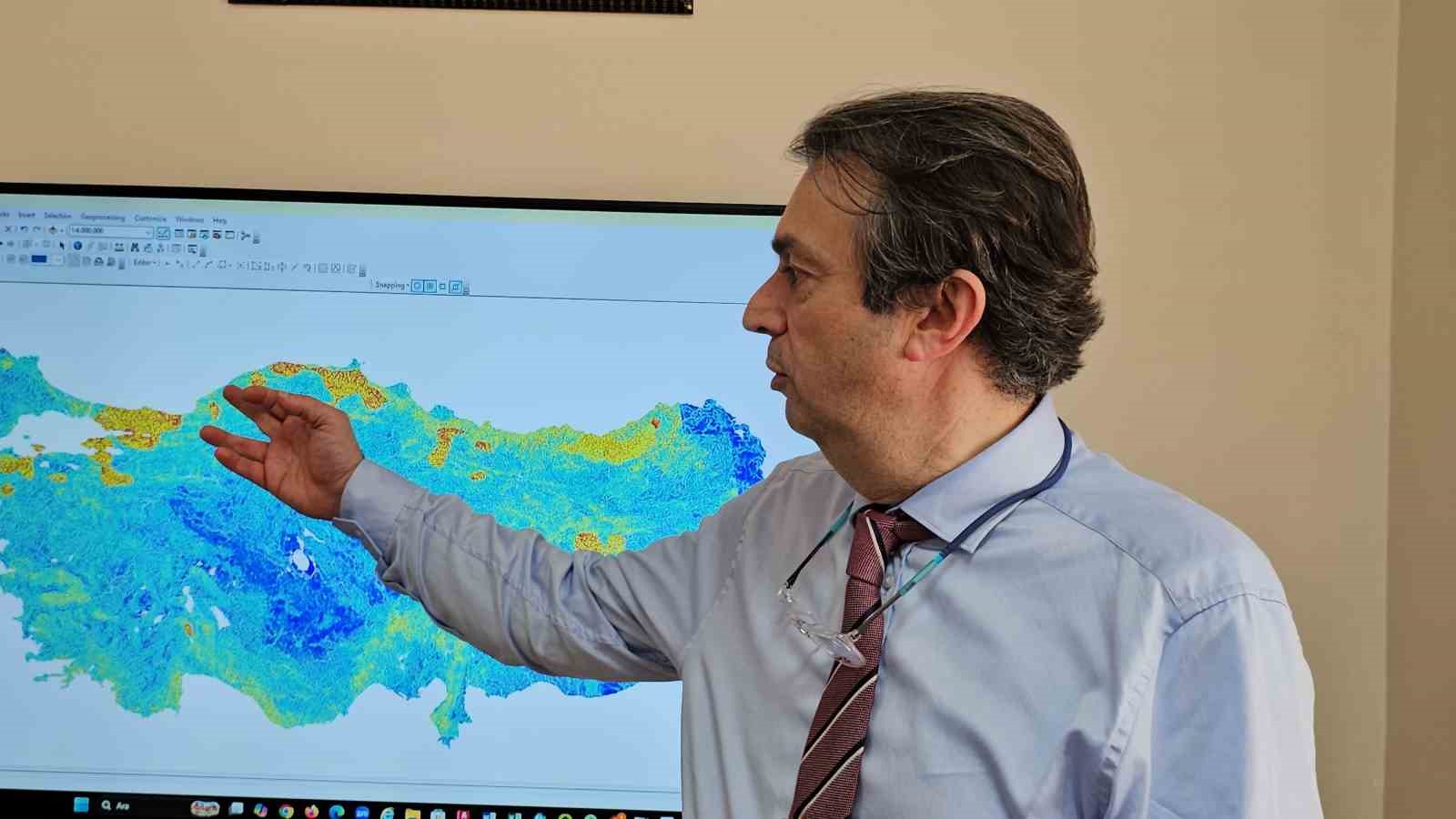 10 farklı parametreyi bir araya getirip Türkiye’nin heyelan risk haritasını oluşturdular
