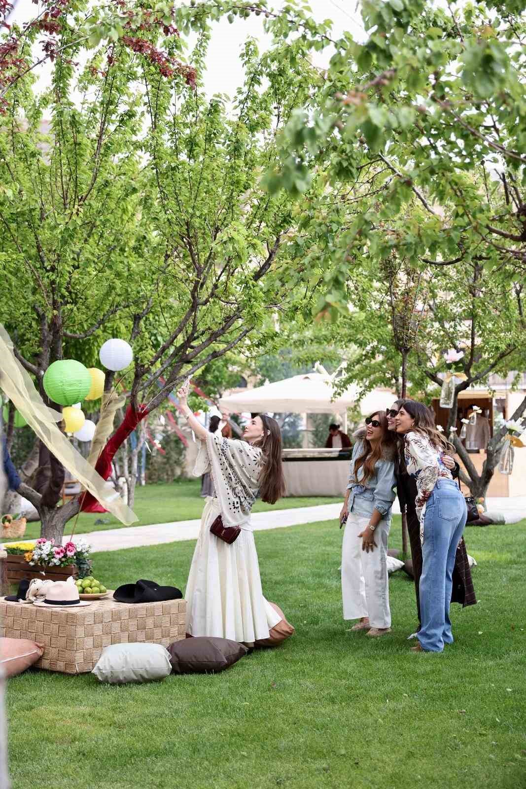 Bahar Kapadokya&rsquo;da renkli festivalle karşılandı
