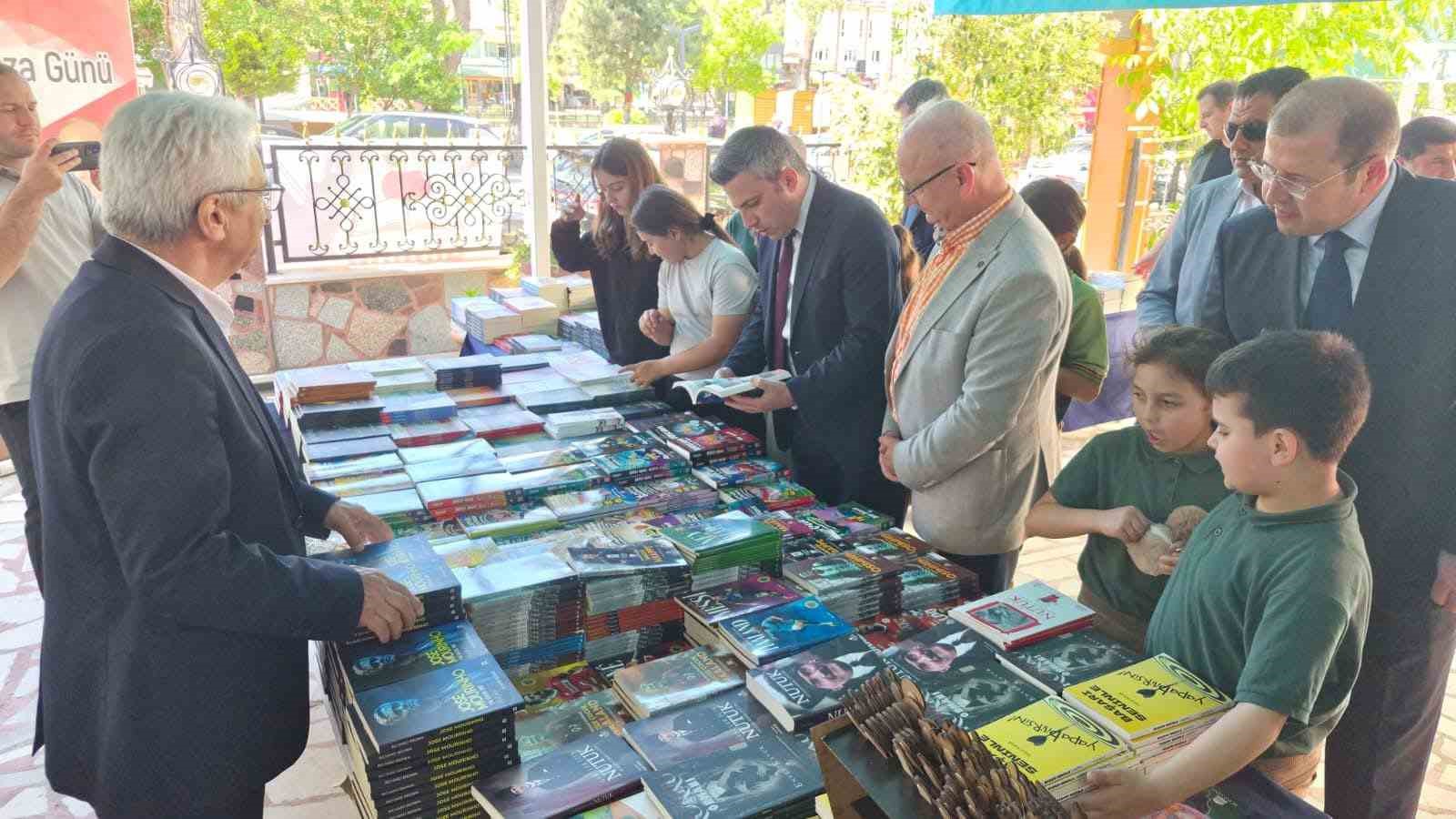 Bayrami&ccedil;&rsquo;te kitap festivali
