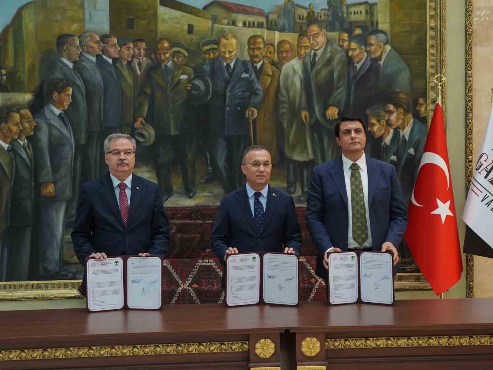 Yılmaz&rsquo;dan &ouml;zel eğitime anlamlı katkı
