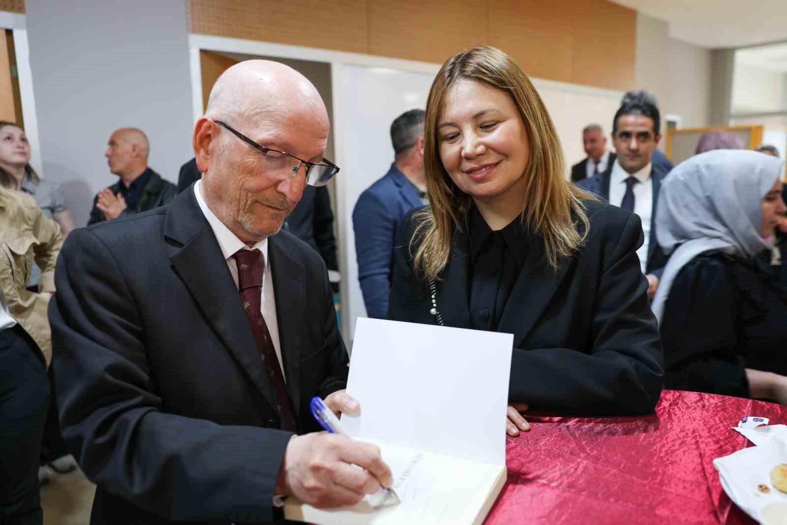 T&uuml;rk Tarih Kurumu 100. Yıl Kitaplığı OM&Uuml;&rsquo;de a&ccedil;ıldı
