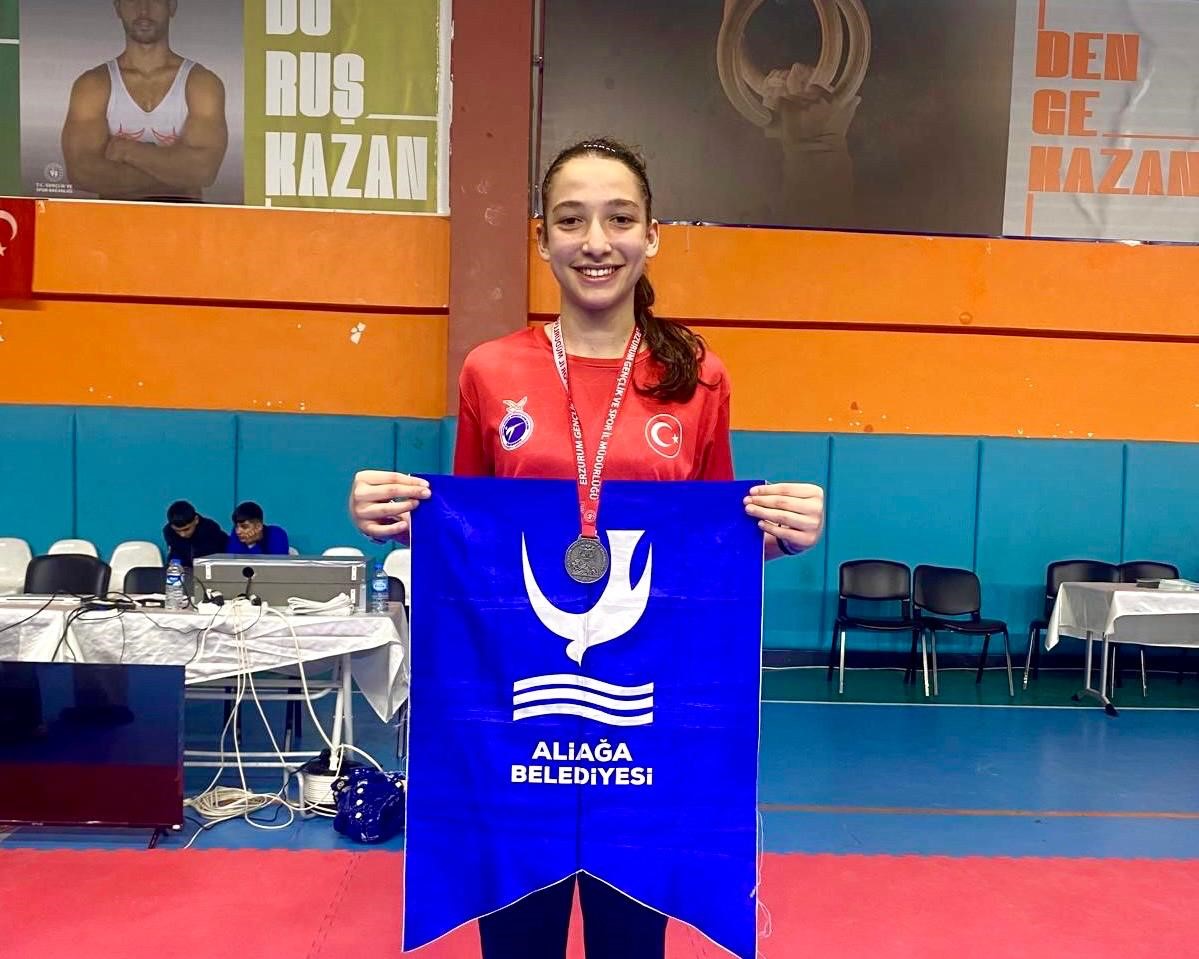 AGM Spor Kul&uuml;b&uuml;&rsquo;nden taekwondoda T&uuml;rkiye derecesi
