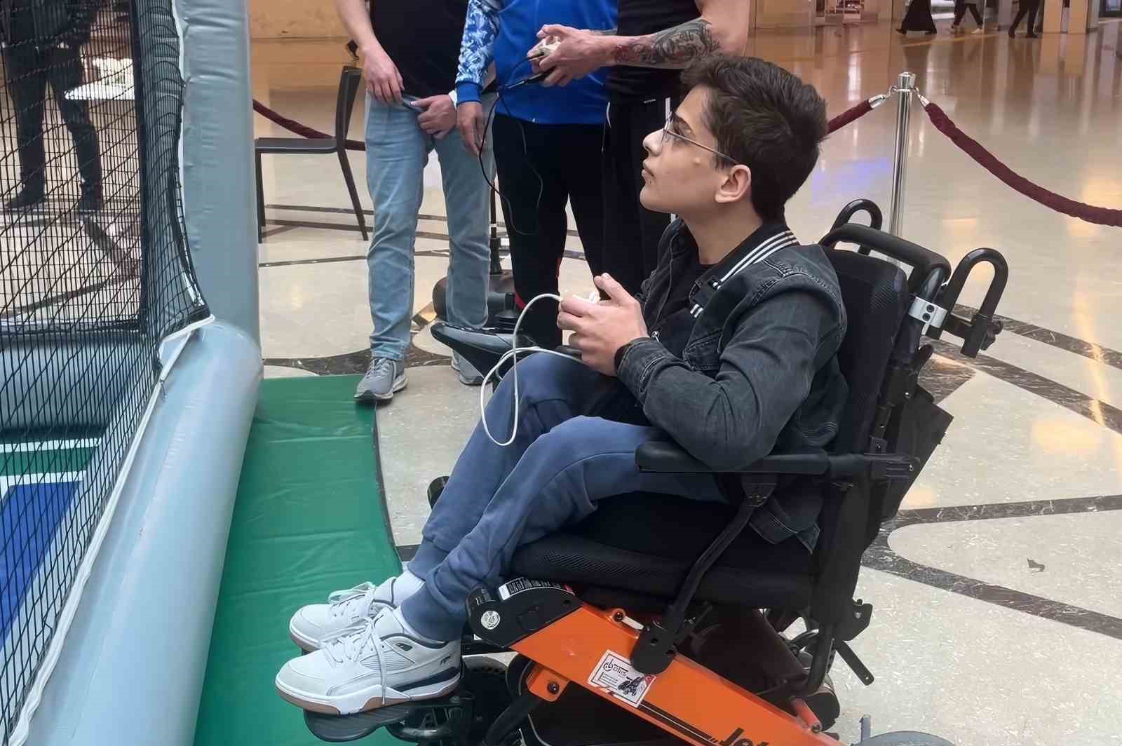 İlk kez dron kullandılar, heyecanı doyasıya yaşadılar
