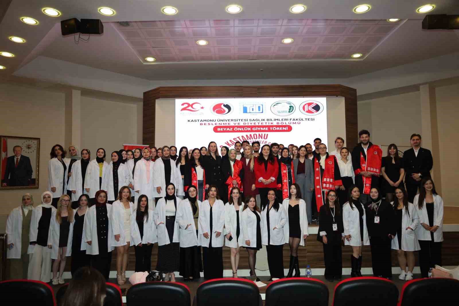 Kastamonu’da geleceğin diyetisyenleri beyaz önlüklerini giydi