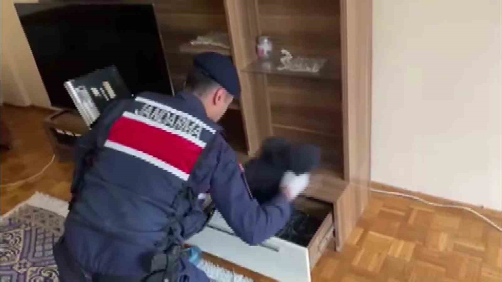 Amasya&rsquo;da sahte ilanlar verip 34 kişiyi dolandıran zanlılar yakalandı
