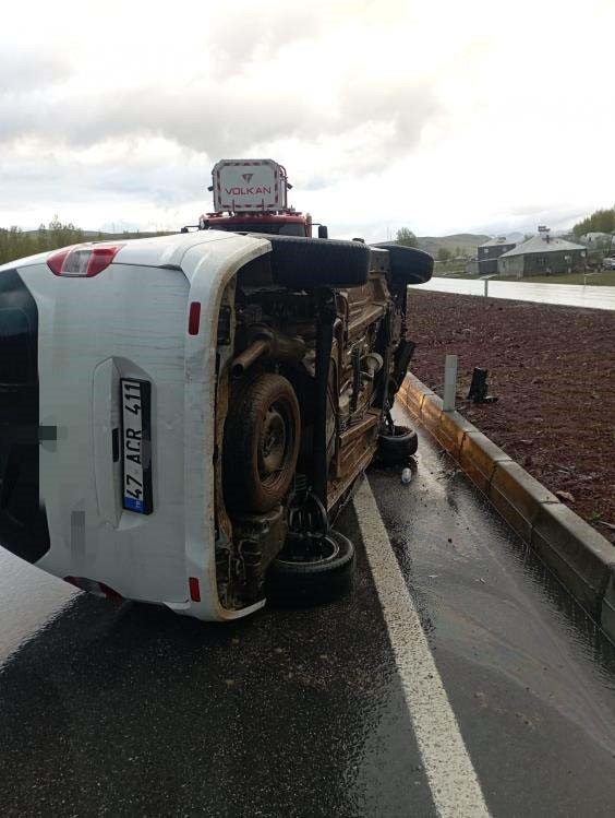 Van&rsquo;da kontrolden &ccedil;ıkan otomobil takla attı: 1 yaralı
