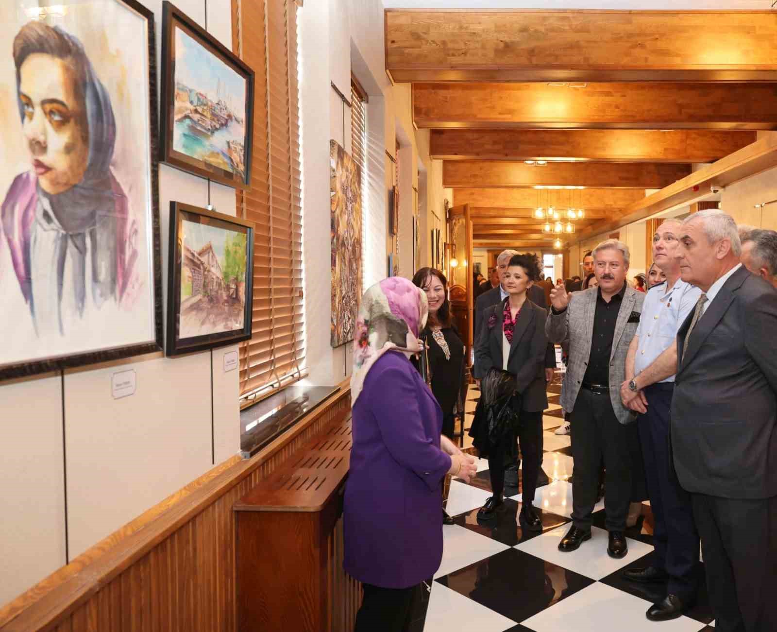 Sanat Merkezi’nde karma resim sergisi açıldı