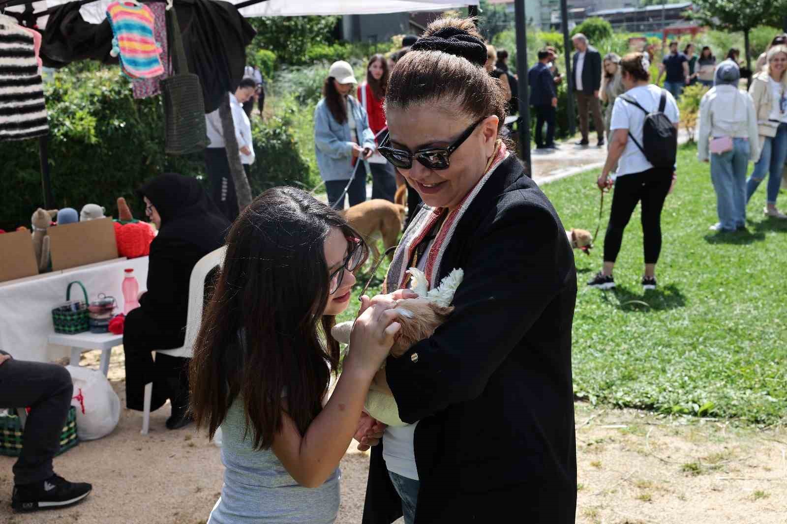 Sahiplendirme Şenliği’nde can dostlara yeni yuva