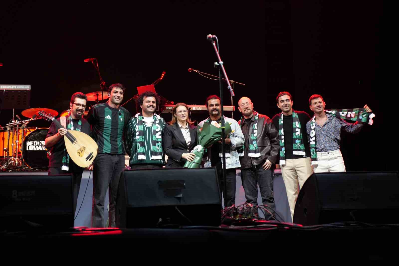 Dedubl&uuml;man&rsquo;dan Kocaeli&rsquo;de duygu y&uuml;kl&uuml; gece

