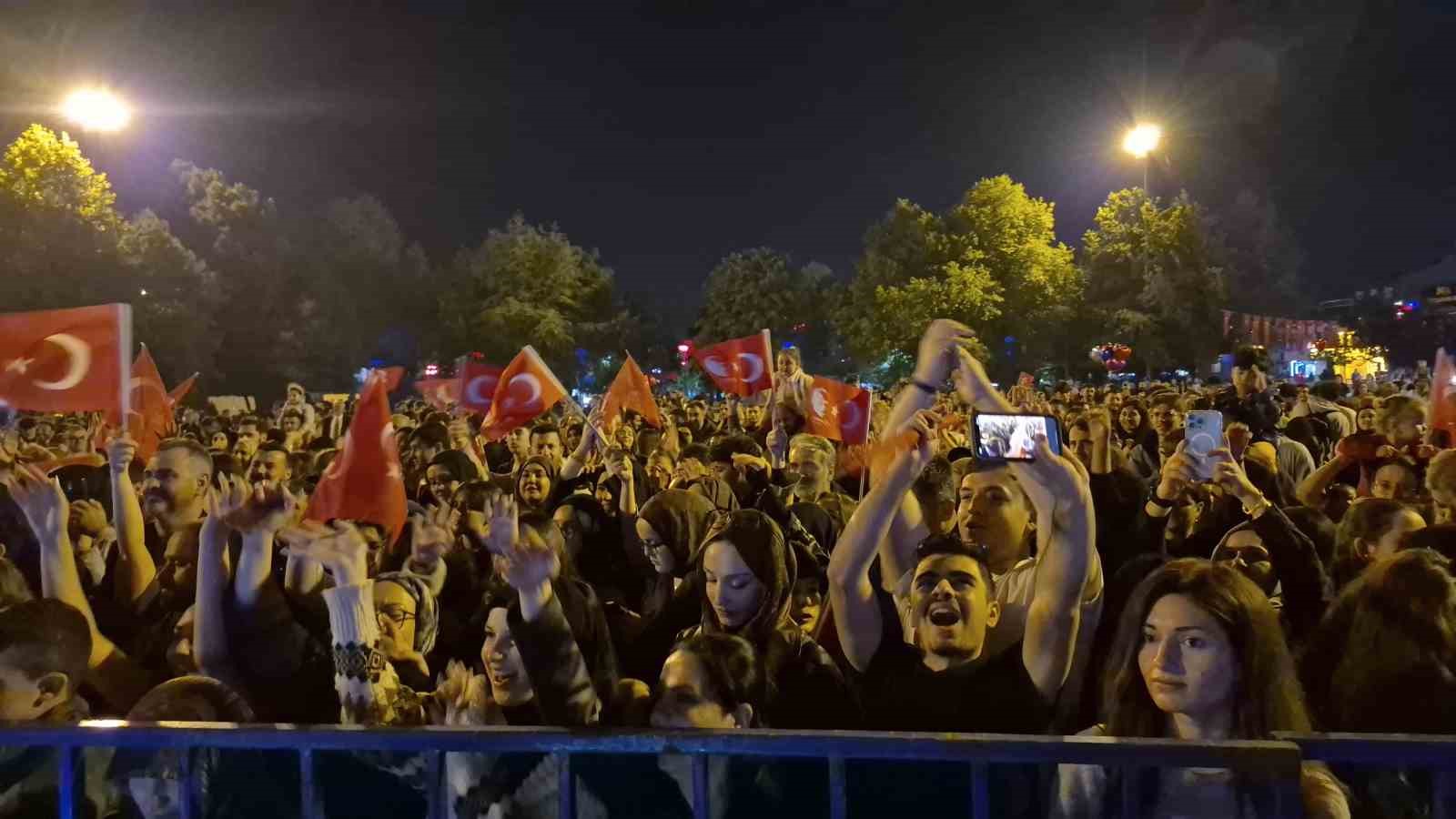 D&uuml;zce&rsquo;de 19 Mayıs coşkusu fener alayı ile başladı
