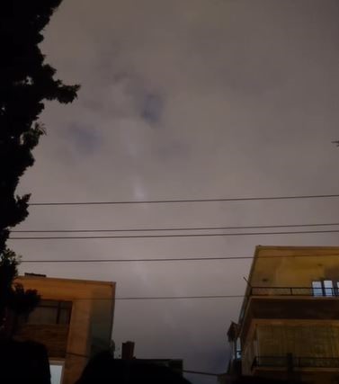 Başkentte g&ouml;ky&uuml;z&uuml;ndeki ışıklar merak uyandırdı

