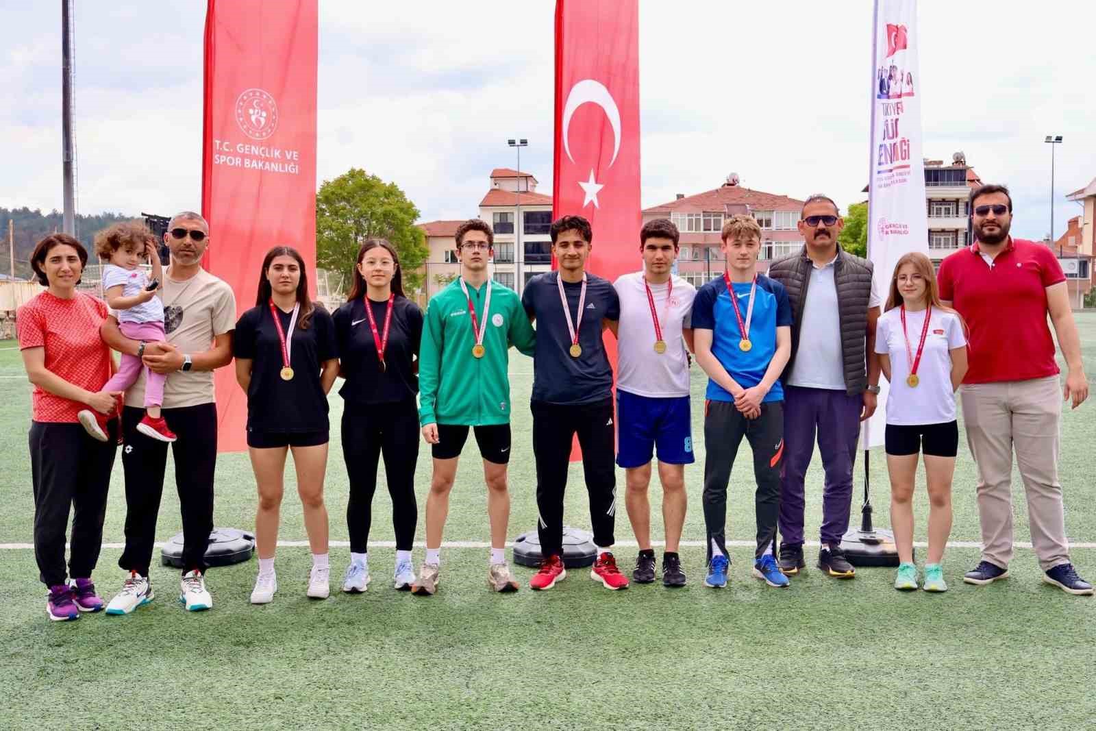 ‘Gençlik Haftası’ atletizm yarışmaları Bilecik’te sona erdi