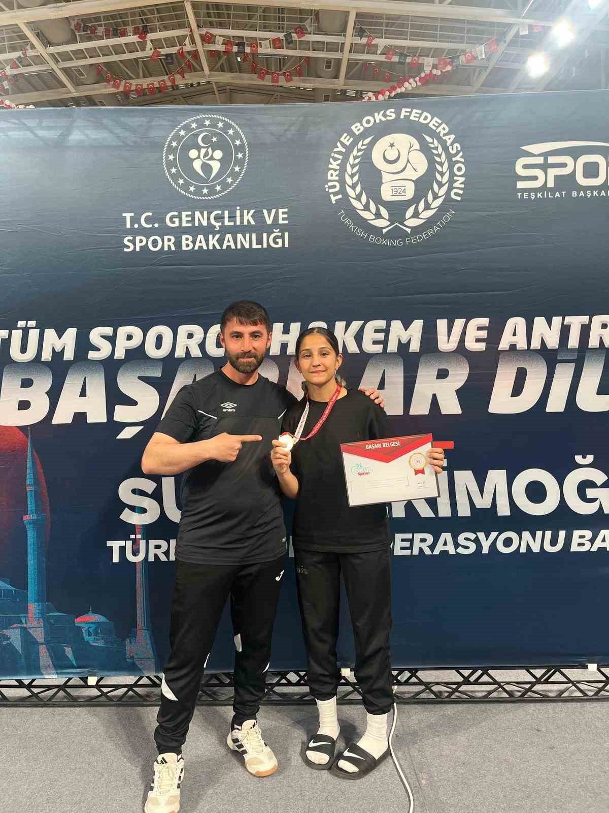 Bilecikli boksör Türkiye şampiyonu oldu