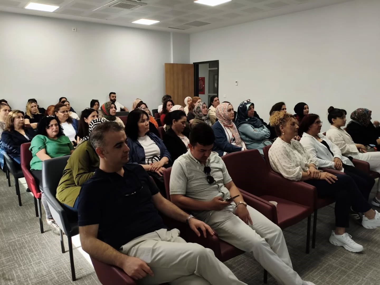 Nazilli’de sağlık çalışanlarına "Kronik Hastalıklar" eğitimi verildi