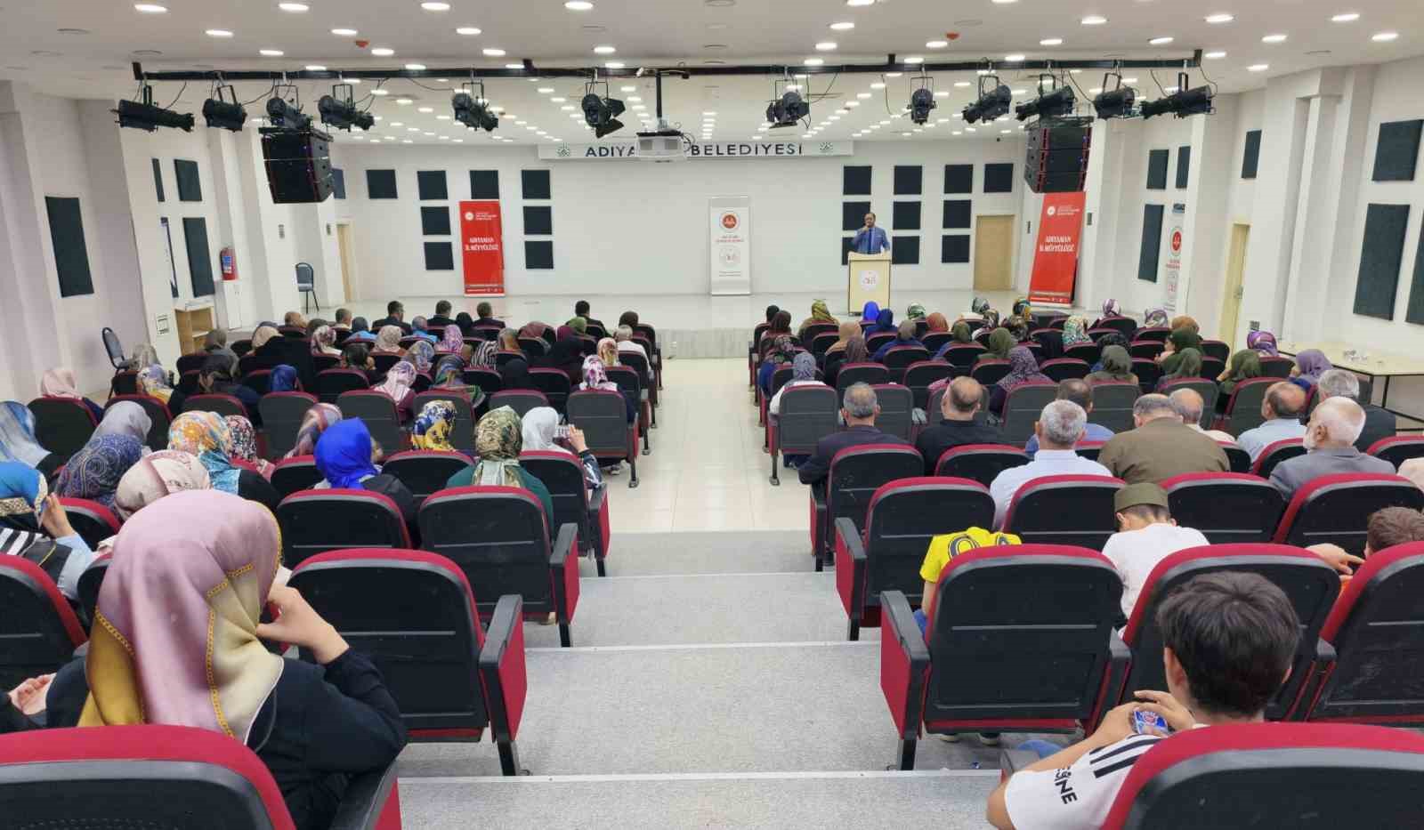 Adıyaman&rsquo;da "Dijital d&uuml;nyada &ccedil;ocuk ve ebeveyn olmak" konferansı d&uuml;zenlendi
