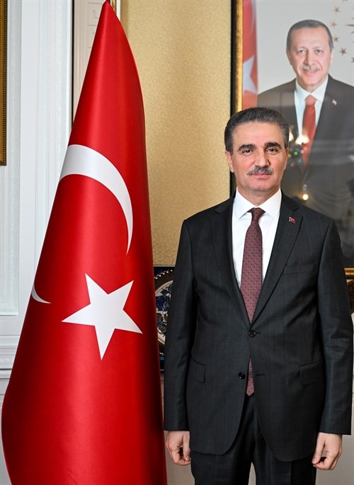Vali Baruş’tan 19 Mayıs mesajı; "Türk gençliği dünyaya liderlik edecek konumdadır"