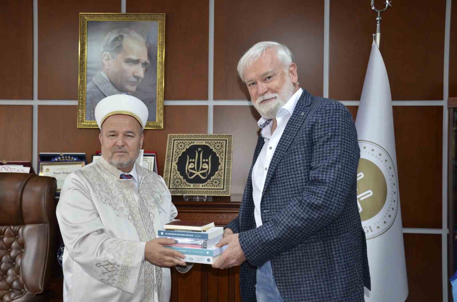 Alman vatandaşı Peter, Nevşehir&rsquo;de M&uuml;sl&uuml;man oldu
