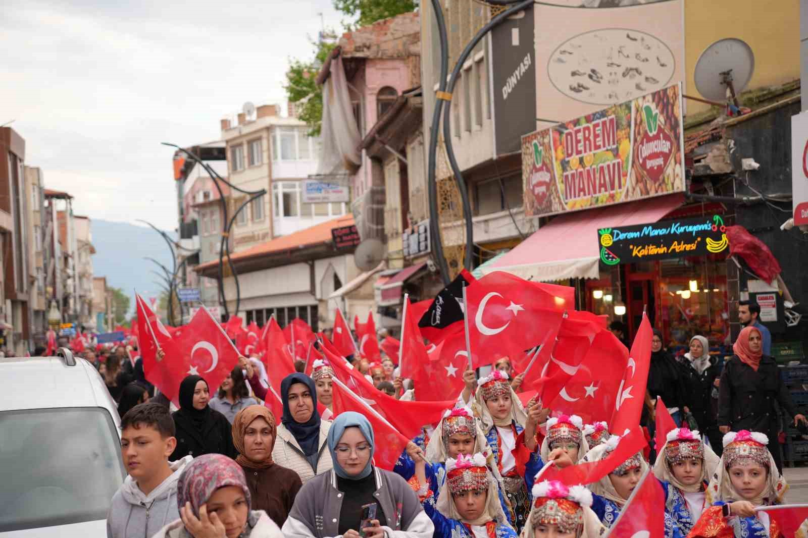 Gençlik Yürüyüşü yoğun katılımla gerçekleştirildi