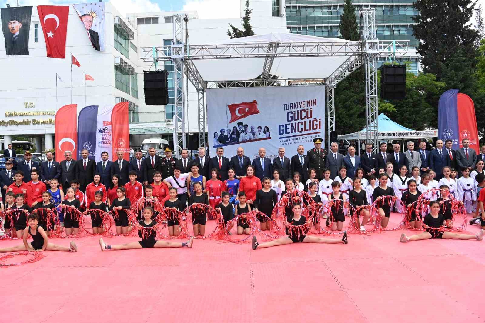 Kahramanmaraş&rsquo;ta Atat&uuml;rk&rsquo;&uuml; Anma, Gen&ccedil;lik ve Spor Bayramı coşkuyla kutlandı
