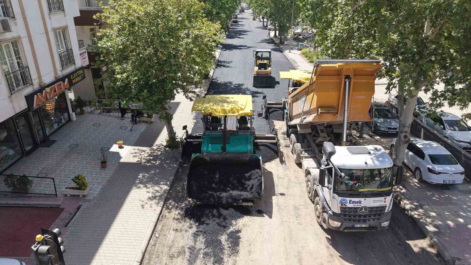 Kahramanmaraş’ta yollar asfaltlanıyor