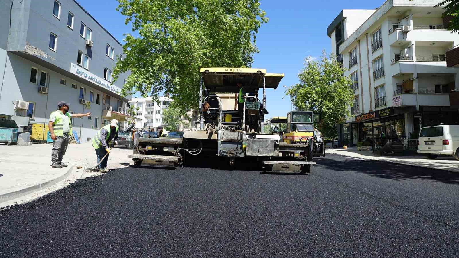 Kahramanmaraş&rsquo;ta yollar asfaltlanıyor
