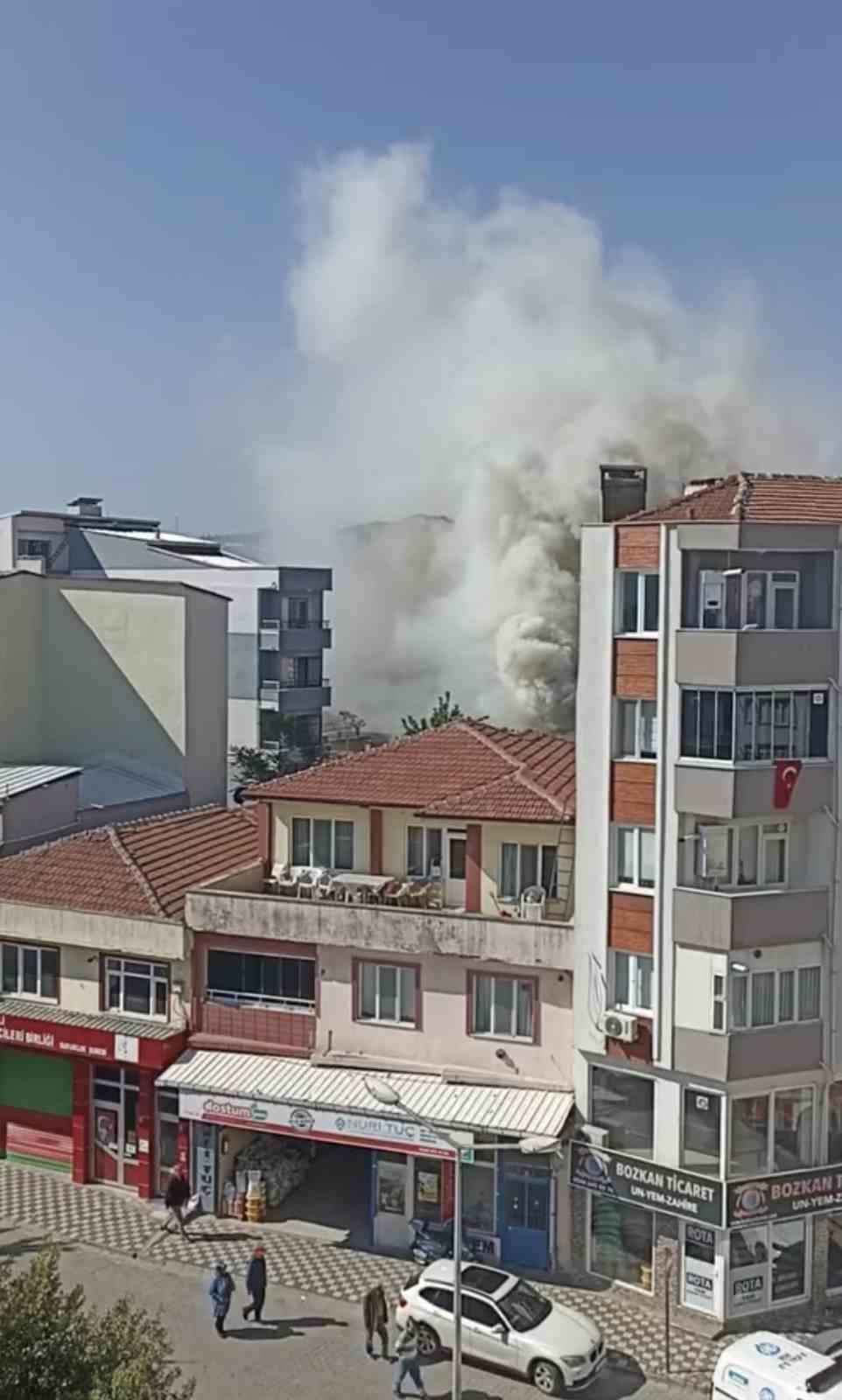 Susurluk&rsquo;ta korkutan yangın
