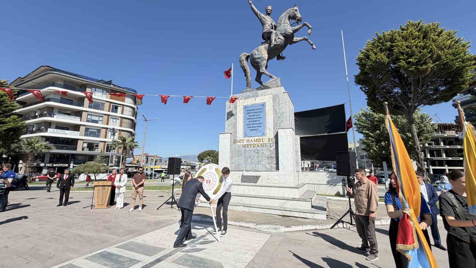 Edremit&rsquo;te 19 Mayıs coşkusu
