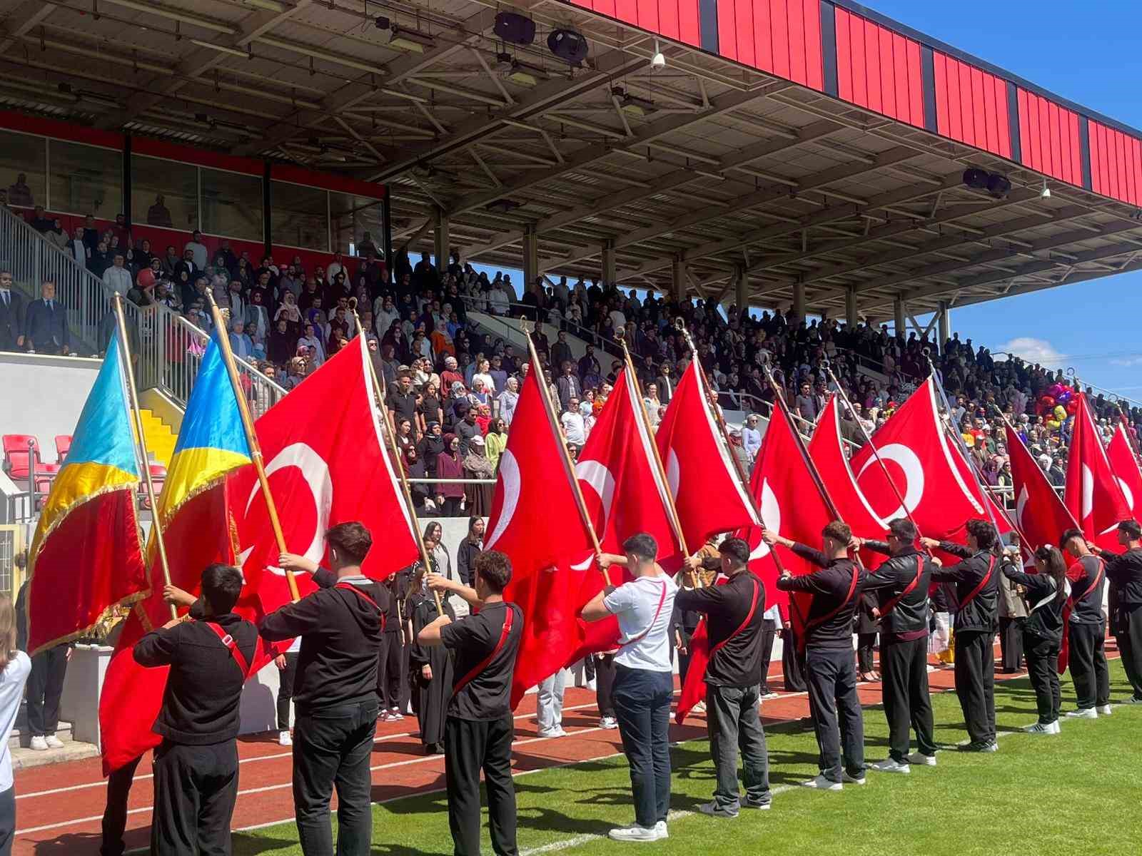 Tavşanlı’da 19 Mayıs Atatürk’ü Anma, Gençlik ve Spor Bayramı görkemli  törenlerle kutlandı