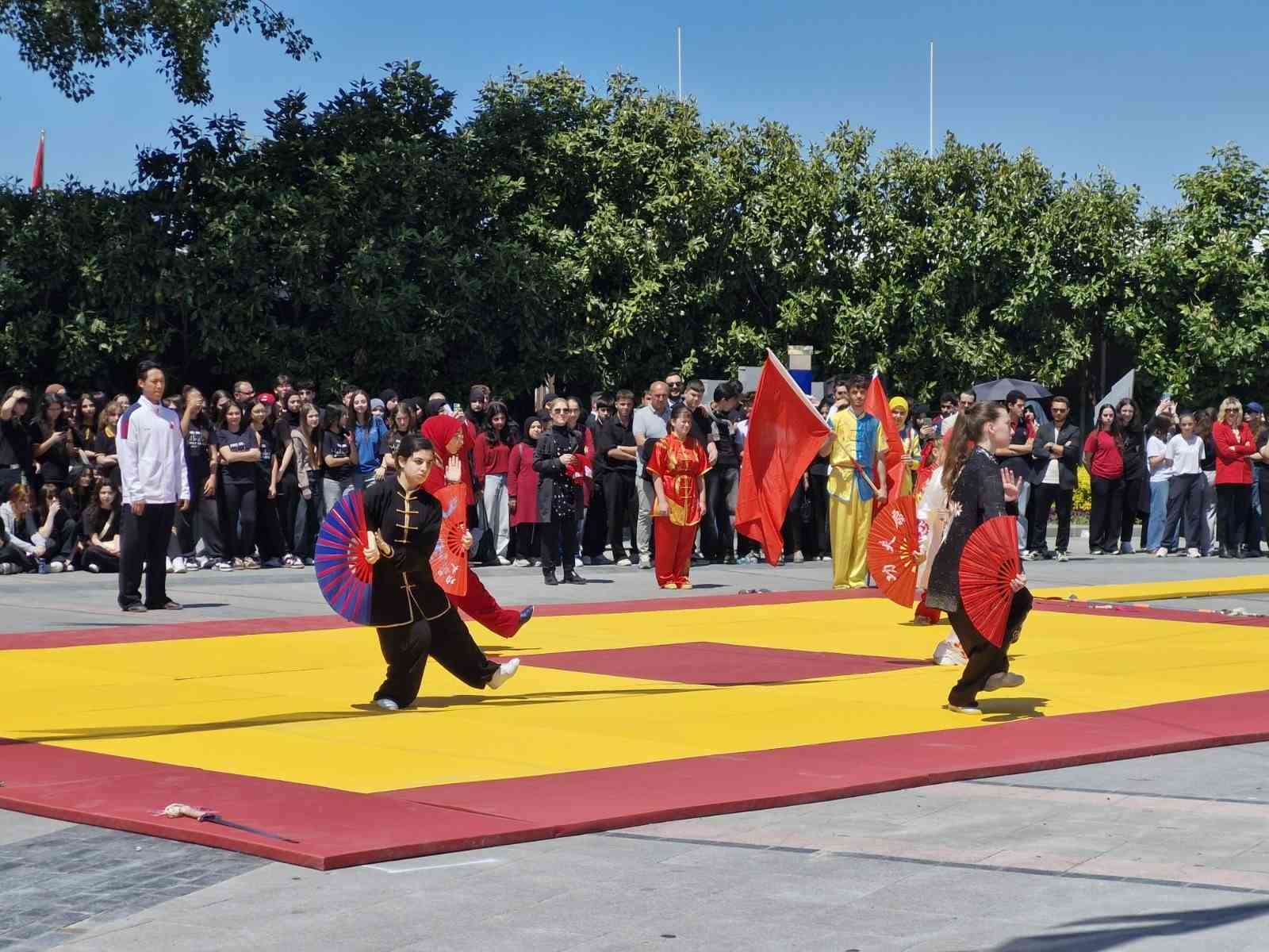 19 Mayıs Yalova&rsquo;da coşkuyla kutlandı
