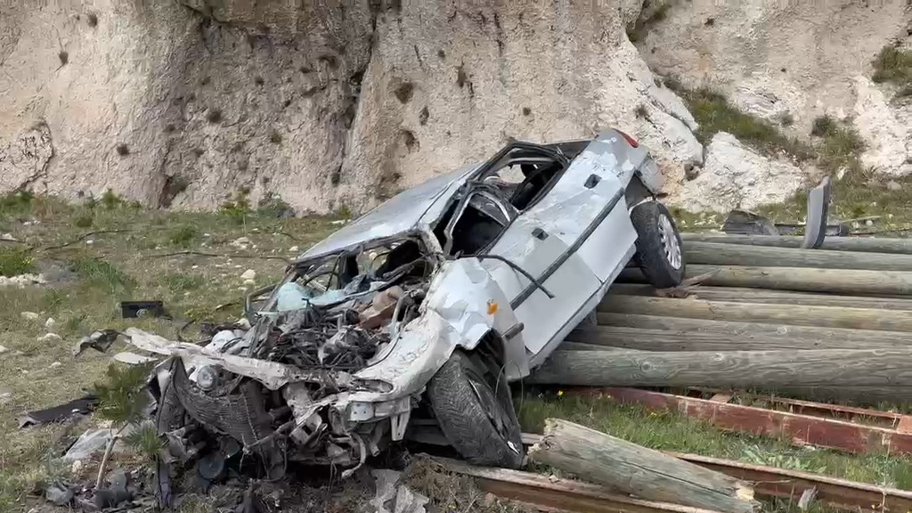 Adilcevaz’da otomobil uçuruma uçtu: 1 ölü