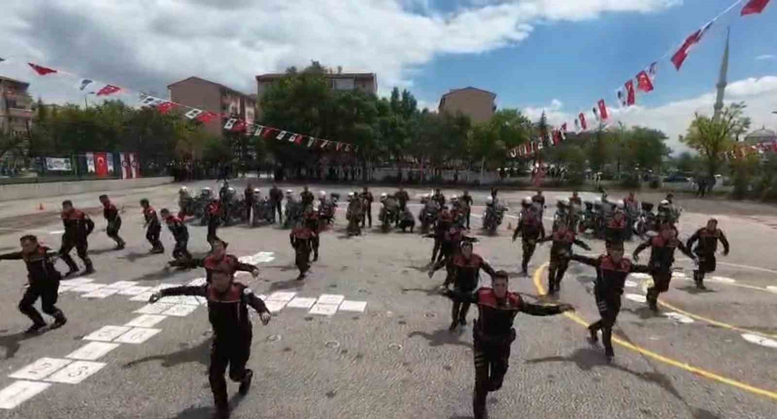 Başkent’te yunus polislerden 19 Mayıs gösterisi