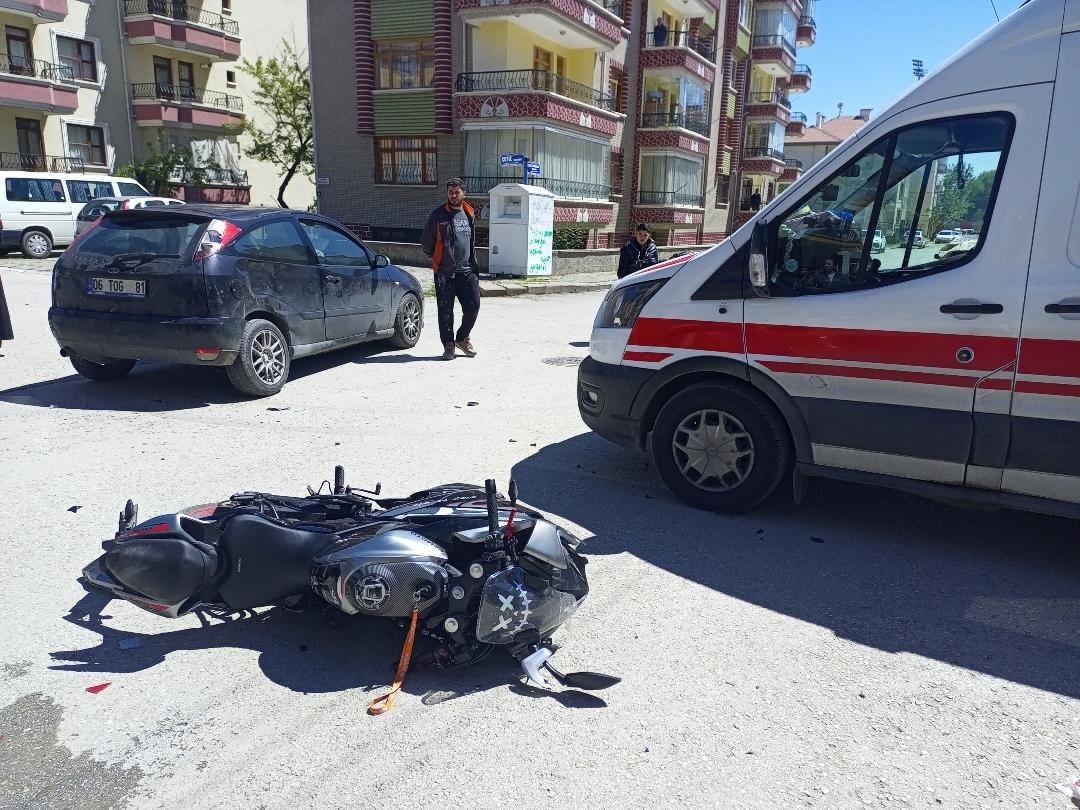 Ankara&rsquo;da motosikletiyle kaza ge&ccedil;iren 16 yaşındaki futbolcu &ccedil;ocuk hayatını kaybetti
