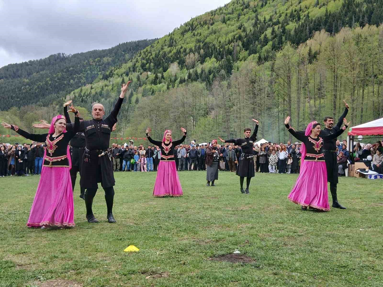 Posof’ta 19 Mayıs coşkusu: Gençlerin gösterileri nefes kesti