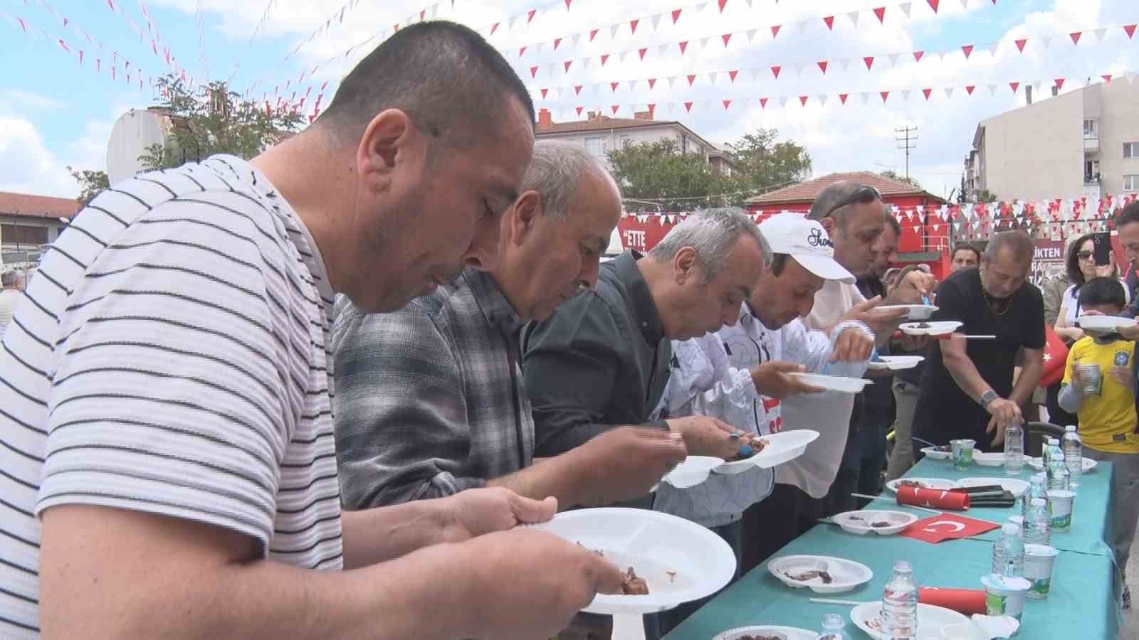 Ankara&rsquo;da d&uuml;zenlenen &lsquo;Kavurma Yeme Yarışması&rsquo; renkli g&ouml;r&uuml;nt&uuml;lere sahne oldu
