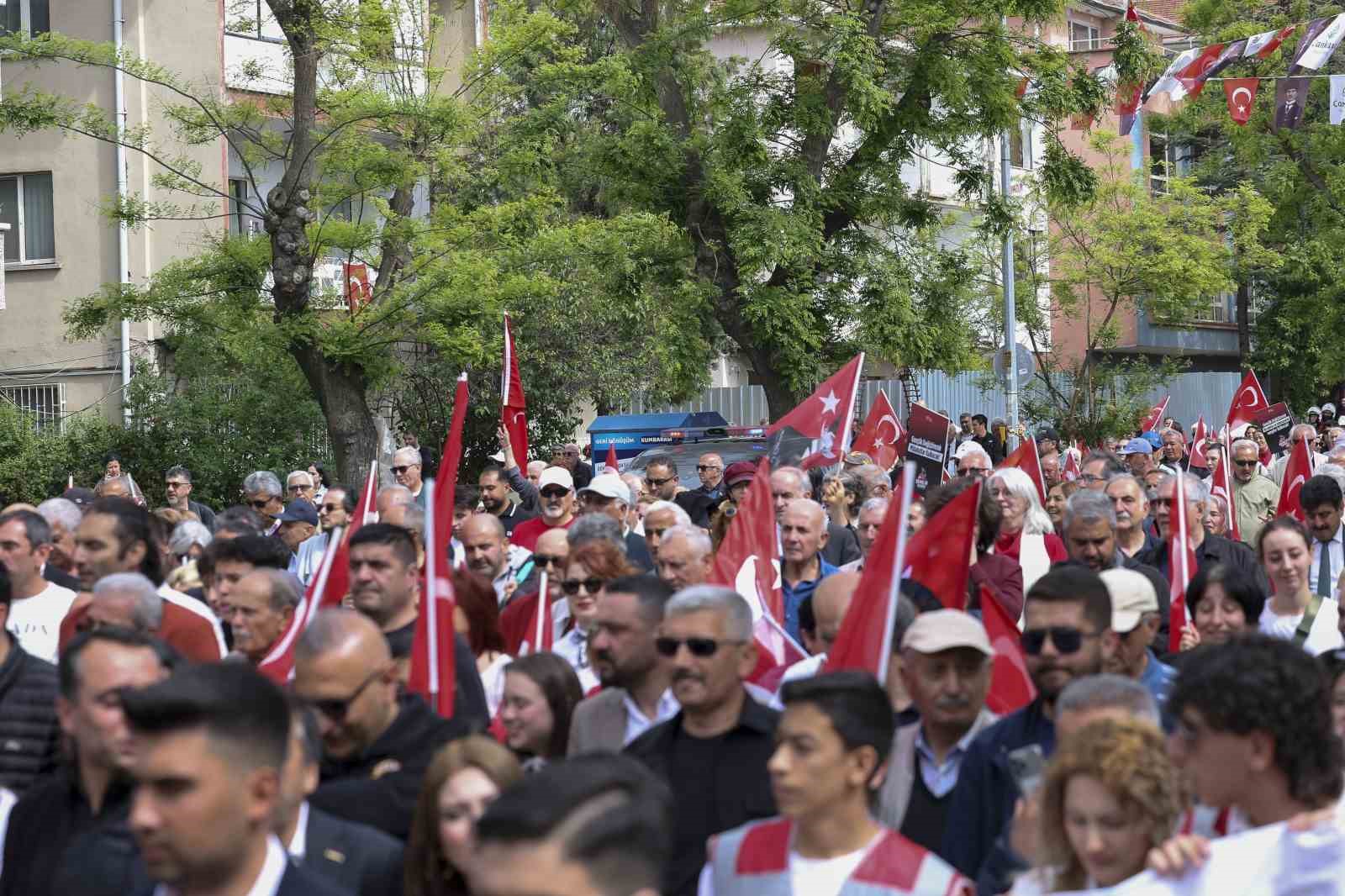 CHP Genel Başkanı &Ouml;zel: "Gen&ccedil;ler Cumhuriyet&rsquo;e ve Cumhuriyet&rsquo;in kazanımlarına sahip &ccedil;ıkmaya kararlı"
