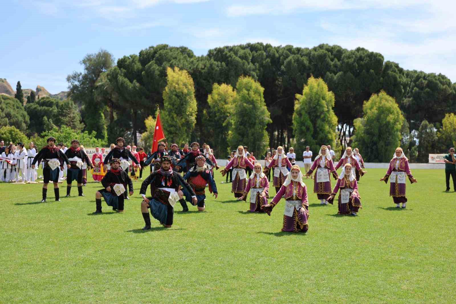 Nazilli&rsquo;de 19 Mayıs coşkusu sokaklara taştı
