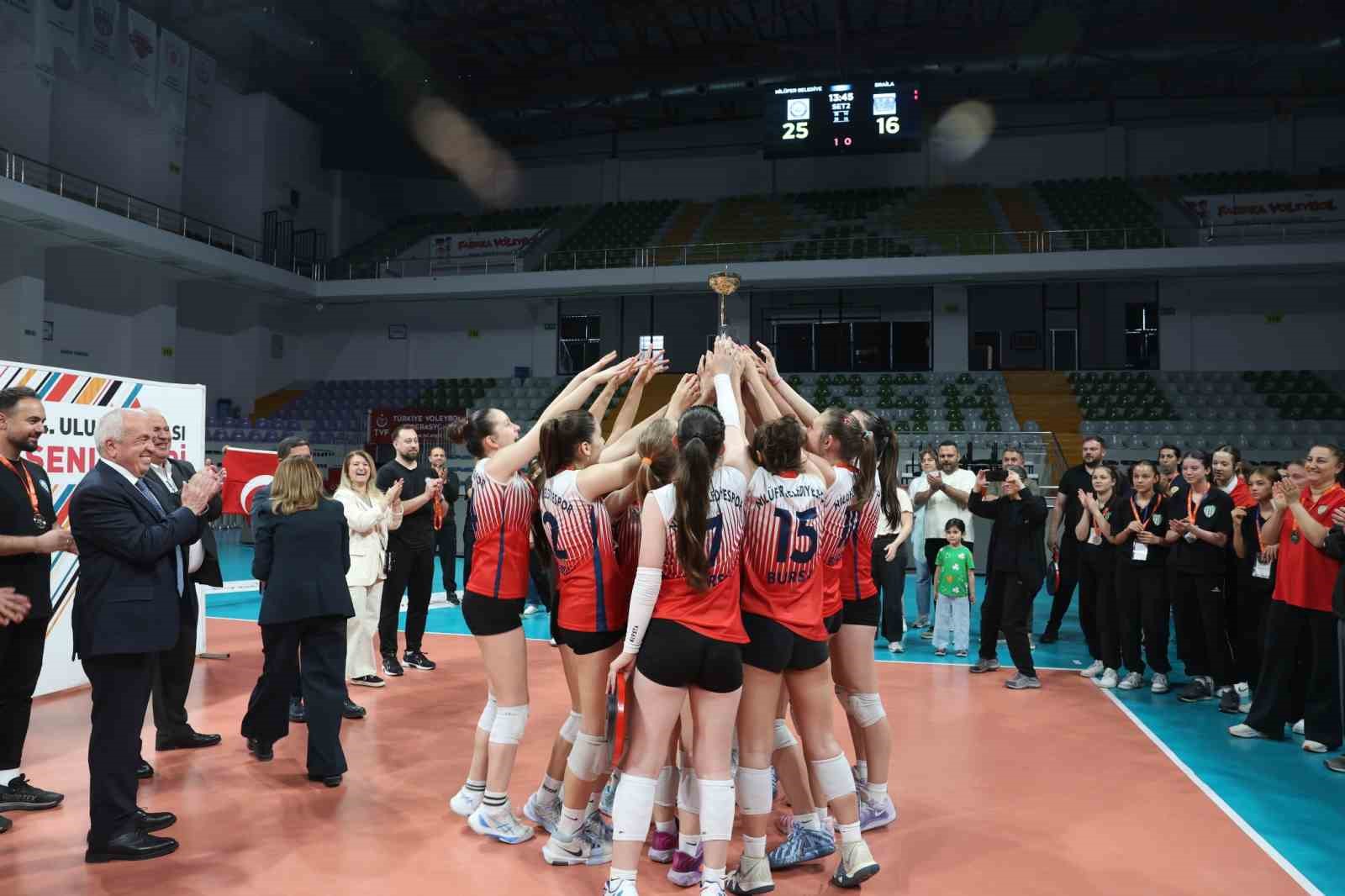 Nil&uuml;fer Uluslararası Spor Şenlikleri &lsquo;Kardeş Kentler Turnuvası&rsquo; ile sona erdi

