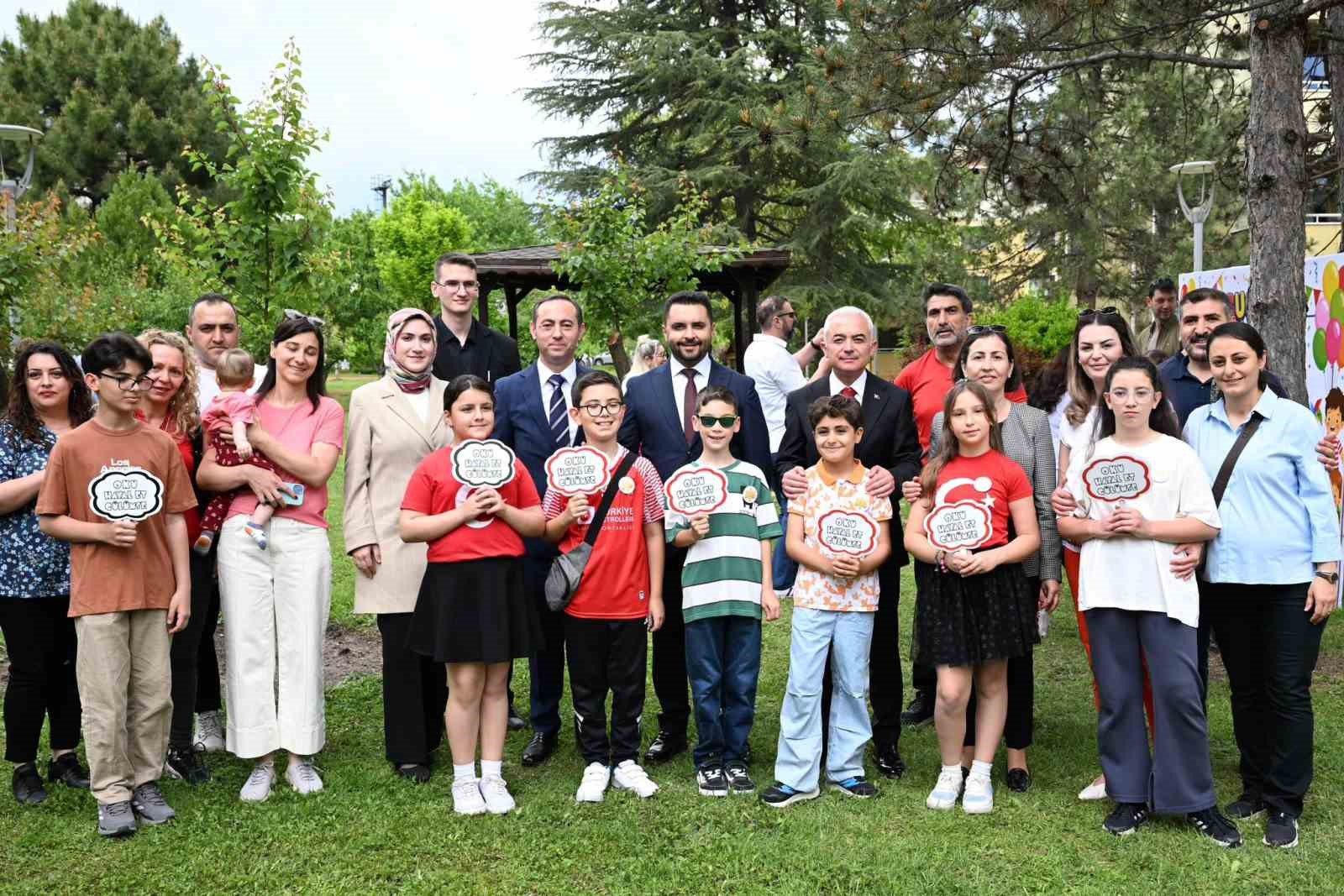 L&uuml;leburgaz&rsquo;da "Okuyan Kamp&uuml;s - A&ccedil;ık Hava K&uuml;t&uuml;phaneleri Projesi" etkinliği
