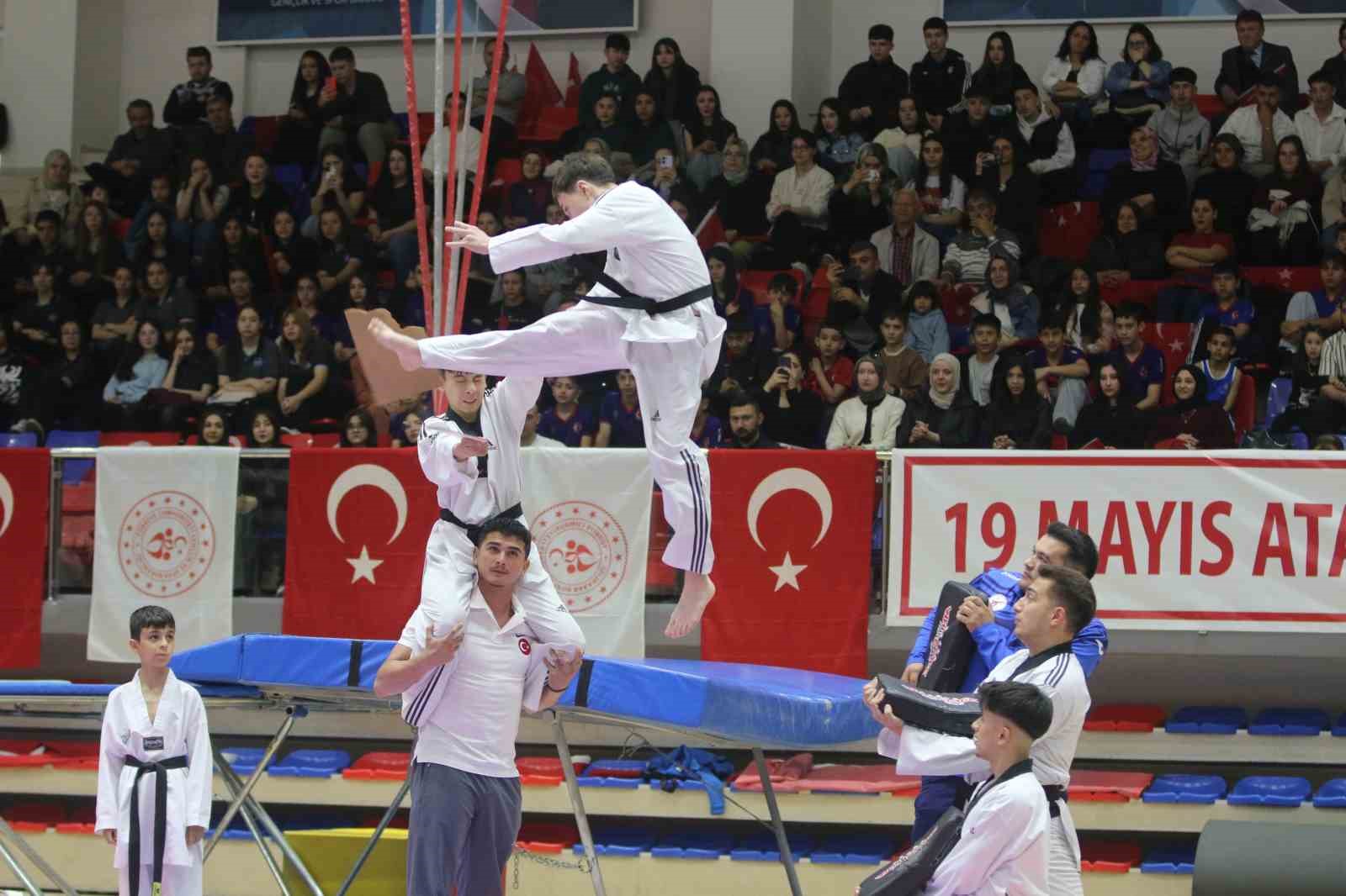 Karab&uuml;k&rsquo;te 19 Mayıs coşkuyla kutlandı

