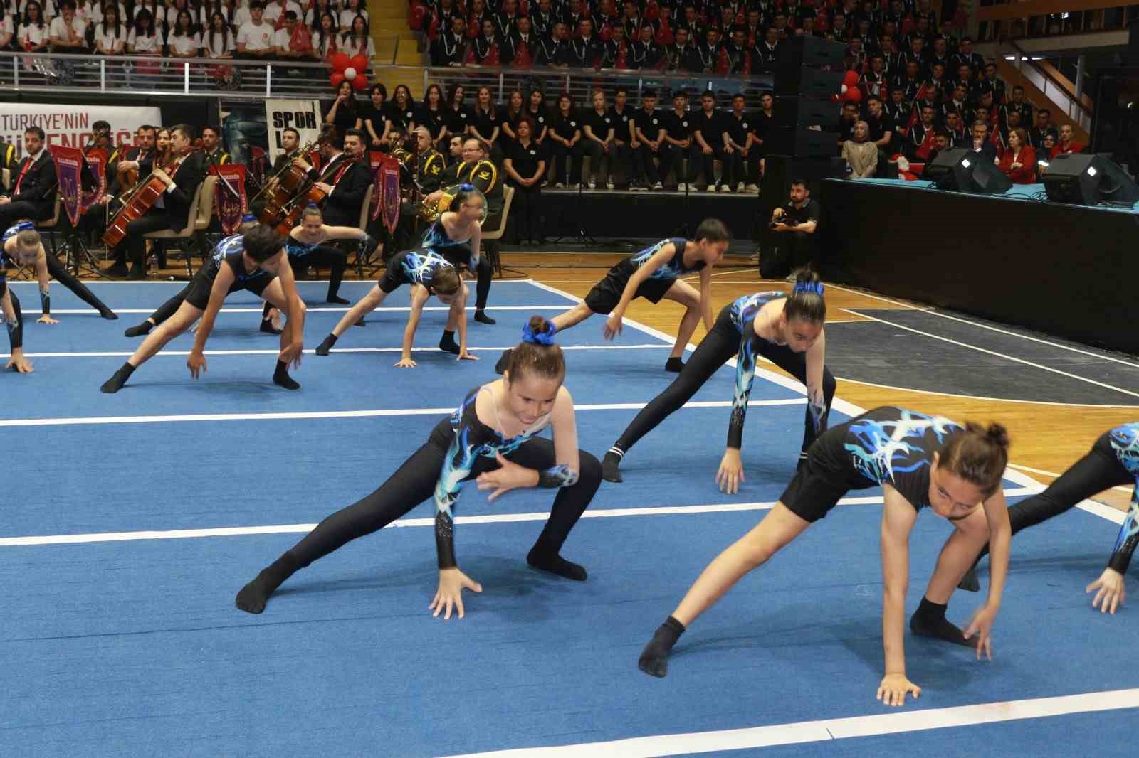 Atat&uuml;rk&rsquo;&uuml; Anma, Gen&ccedil;lik ve Spor Bayramı coşkuyla kutlandı

