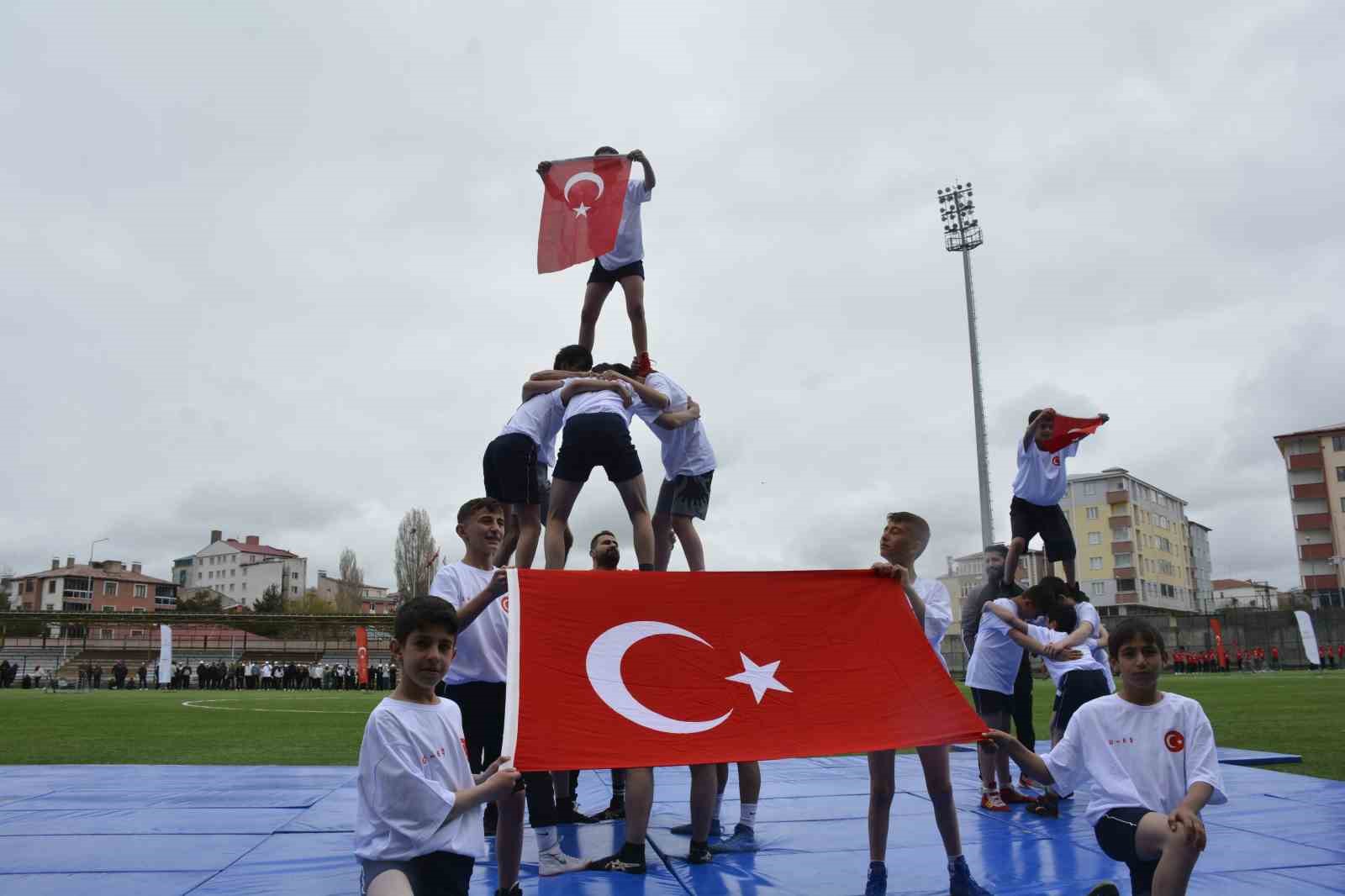 Ardahan’da 19 Mayıs coşkuyla kutlandı