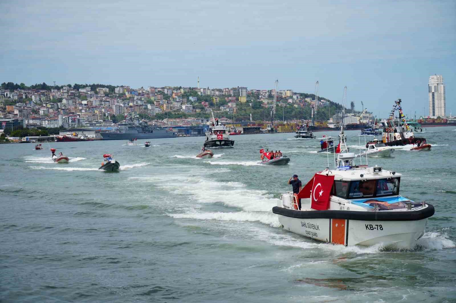 ’Gemilerin Denizden Tören Geçişi’ne yoğun ilgi