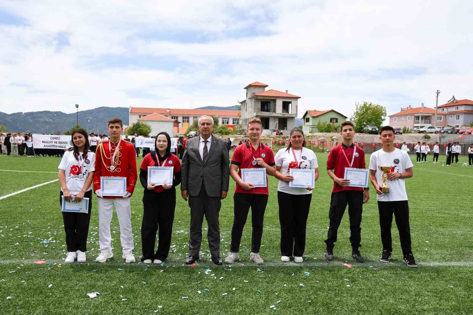 Çameli’de 19 Mayıs Atatürk’ü Anma, Gençlik ve Spor Bayramı coşkuyla kutlandı.