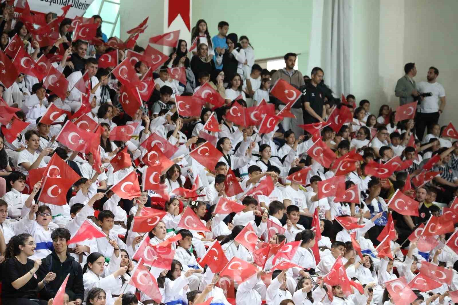 Erzincan’da 19 Mayıs coşkusu