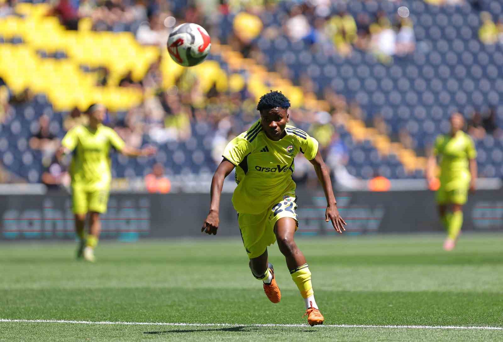 Kadın Futbol S&uuml;per Ligi&rsquo;nde şampiyon olan Fenerbah&ccedil;e, &Uuml;nye&rsquo;yi 8-0 yendi
